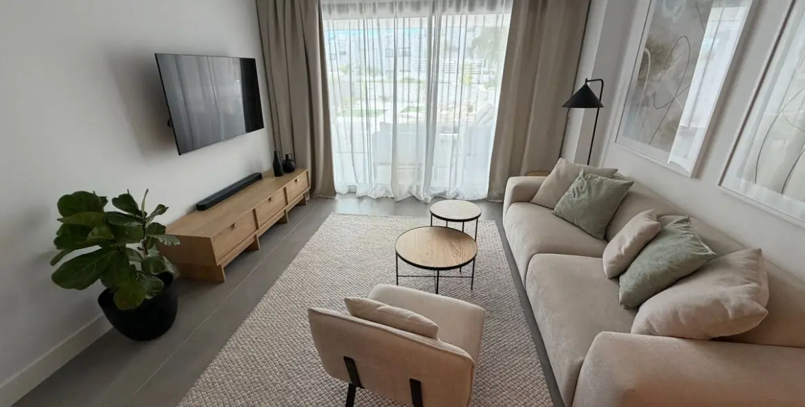 Sale of ground floor apartment in Casares 11