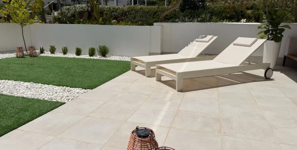 Sale of ground floor apartment in Casares 17