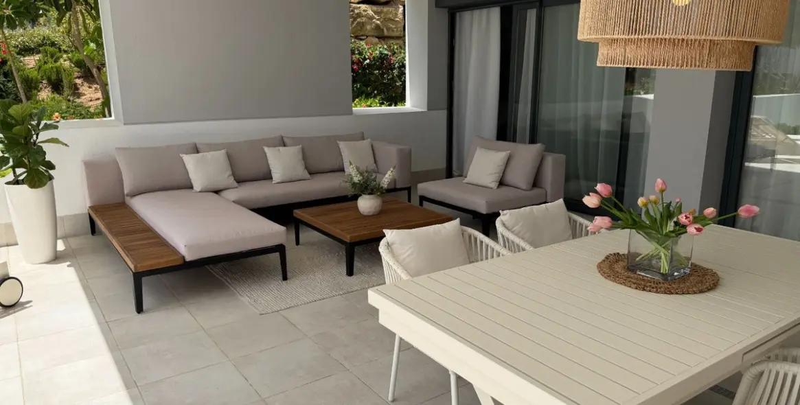 Sale of ground floor apartment in Casares 18