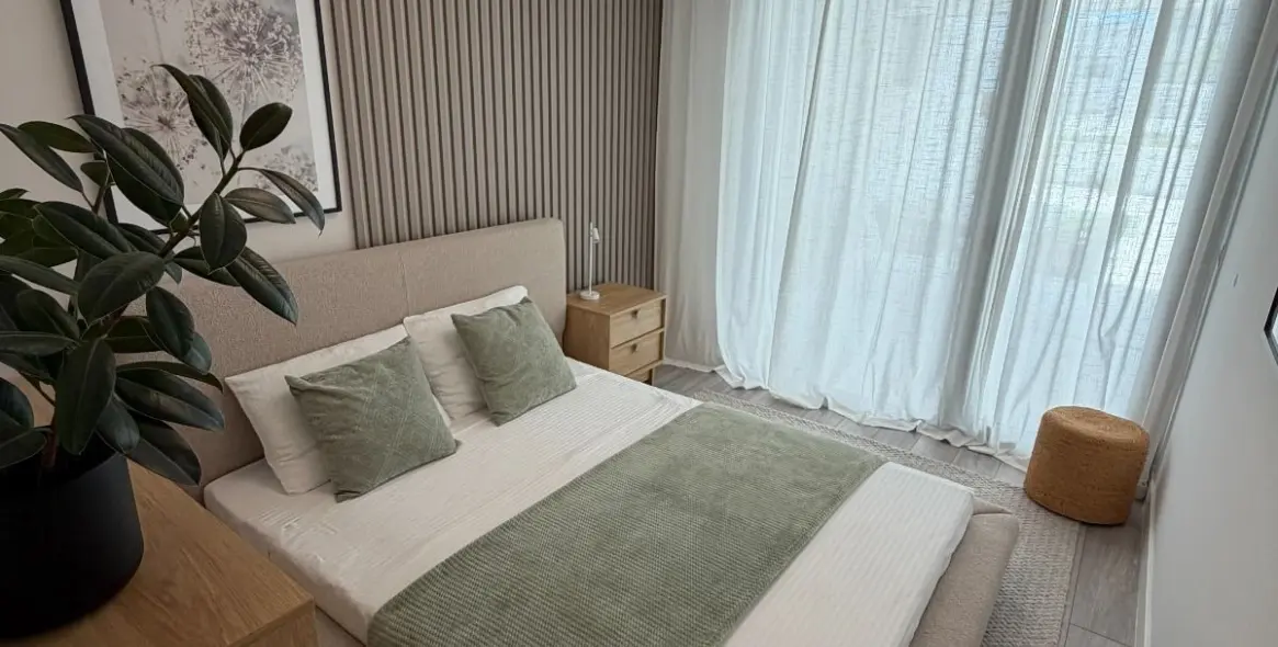 Sale of ground floor apartment in Casares 25