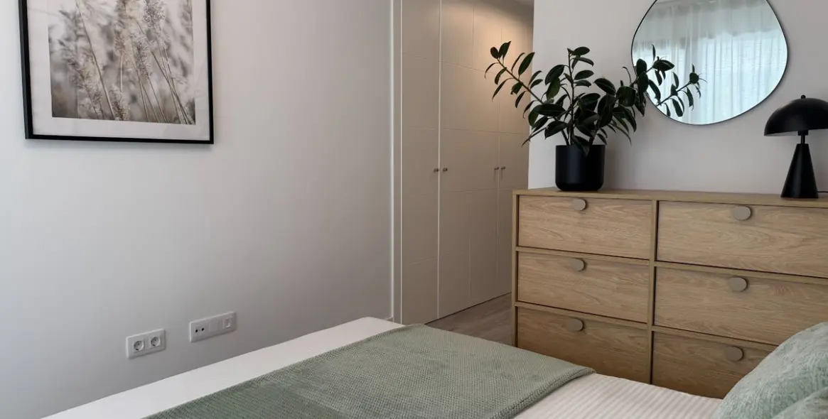 Sale of ground floor apartment in Casares 26
