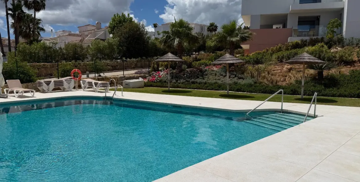 Sale of ground floor apartment in Casares 30