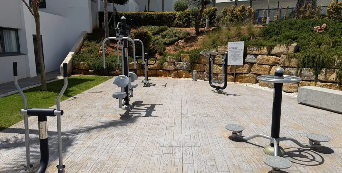 Sale of ground floor apartment in Casares 32