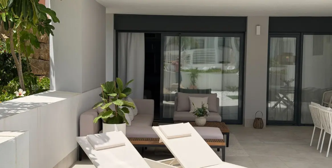 Sale of ground floor apartment in Casares 34
