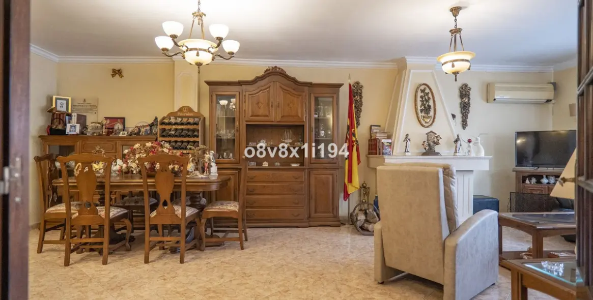 Продажа  отдельно стоящей виллы в Ciudad Jardín 8