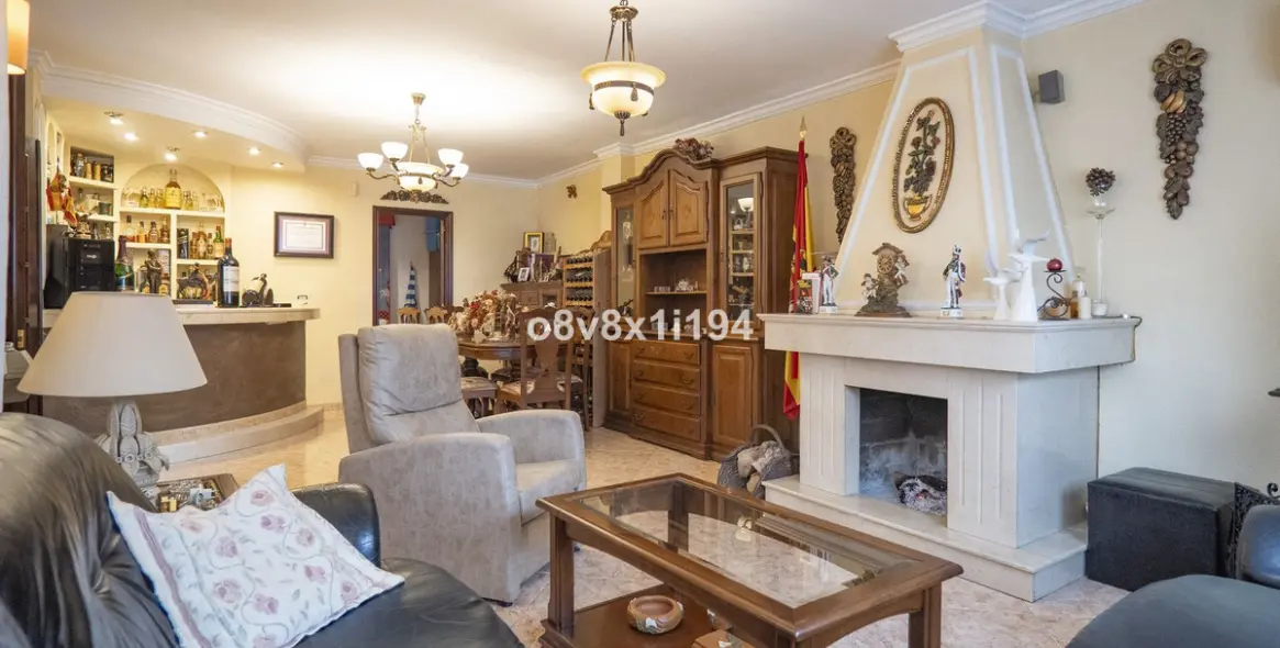 Продажа  отдельно стоящей виллы в Ciudad Jardín 9