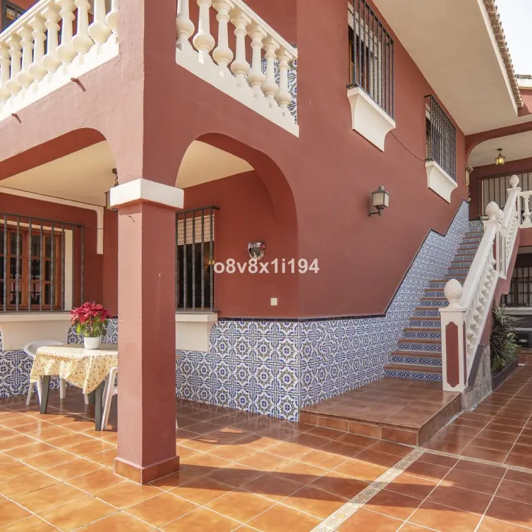 Sale of detached villa in Ciudad Jardín