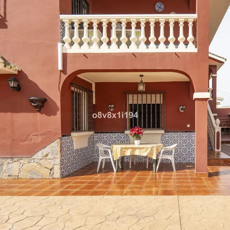 Sale of detached villa in Ciudad Jardín