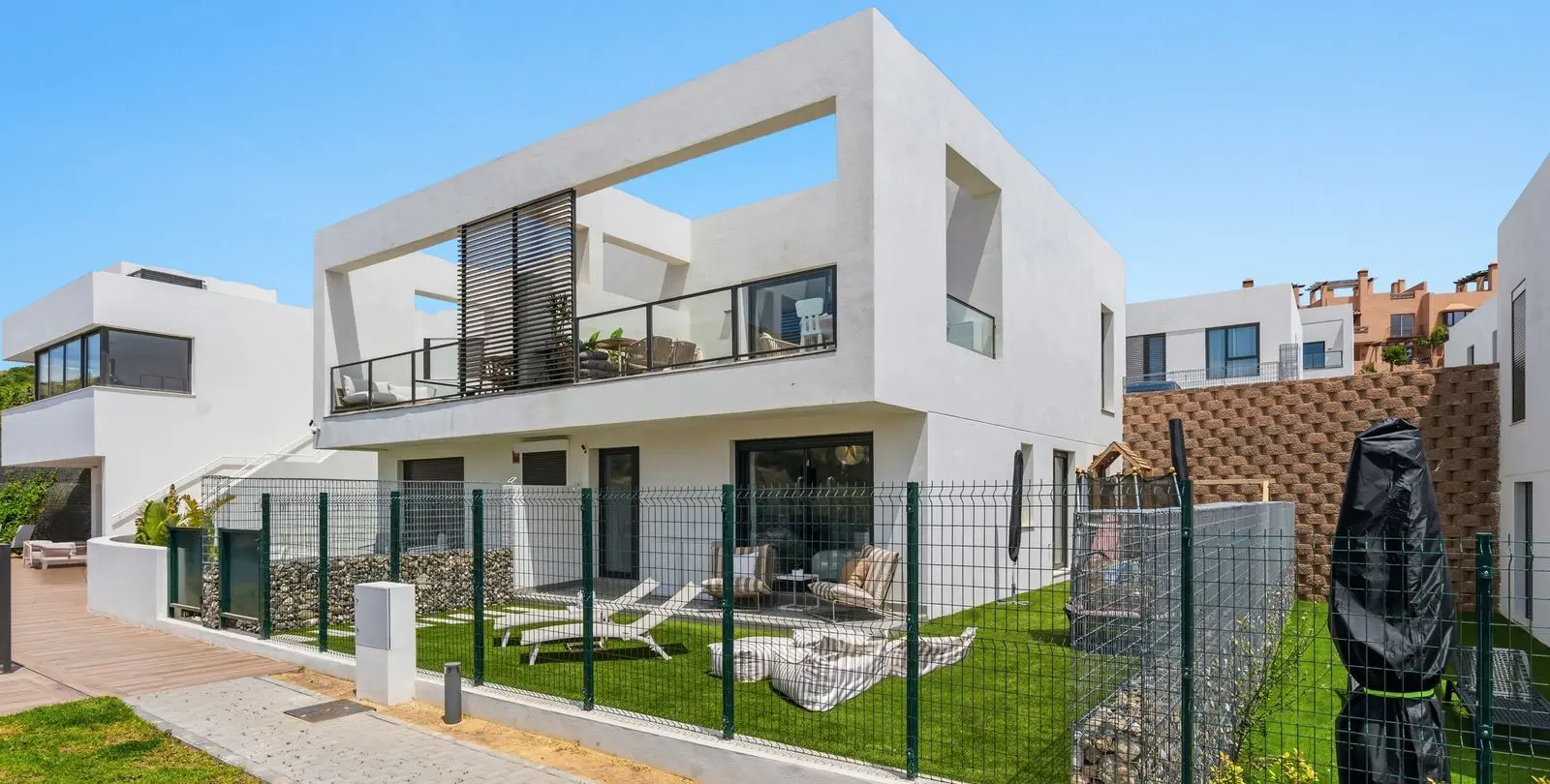 Sale of semi-detached house in Riviera del Sol 1