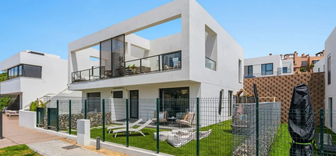 Sale of semi-detached house in Riviera del Sol 0