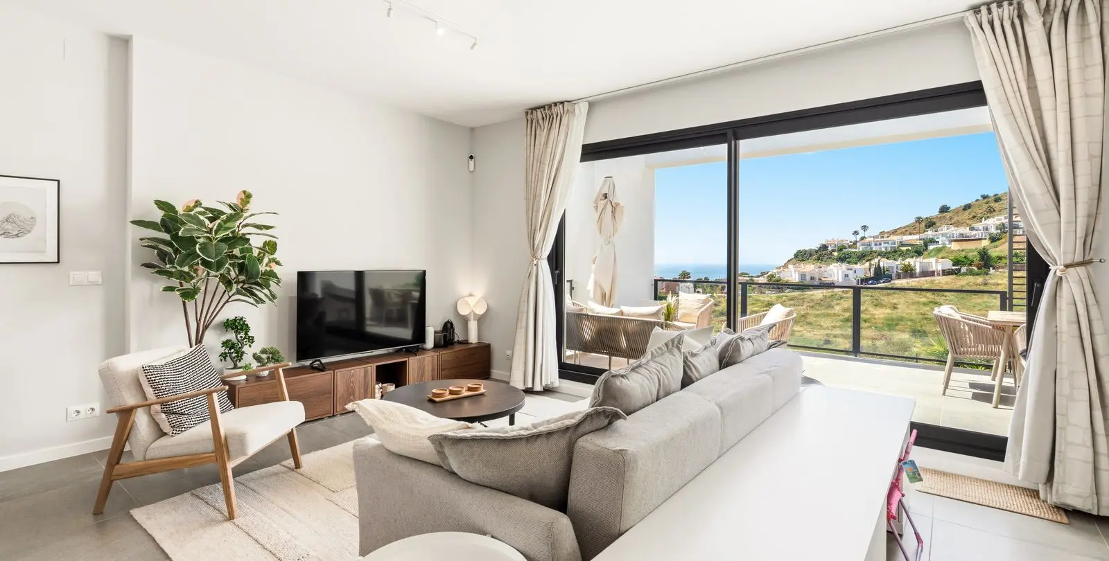 Sale of semi-detached house in Riviera del Sol 5
