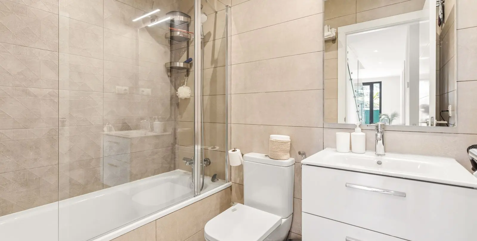 Sale of semi-detached house in Riviera del Sol 16