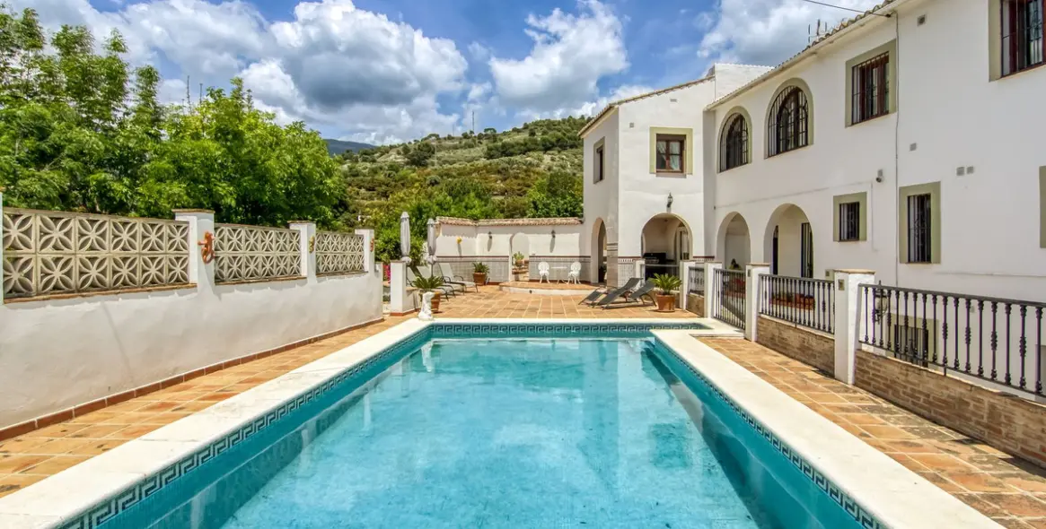 Sale of finca - cortijo in Canillas de Albaida 12