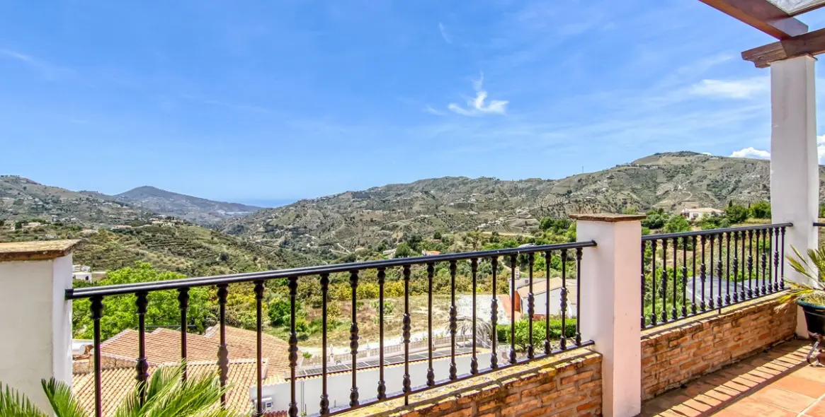 Sale of finca - cortijo in Canillas de Albaida 39