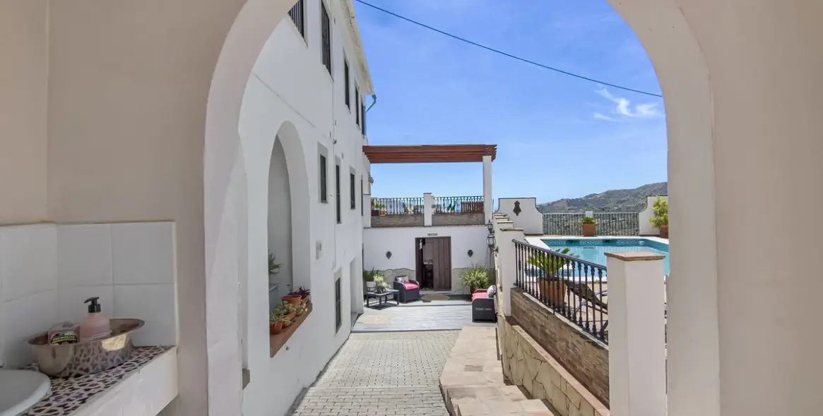 Sale of finca - cortijo in Canillas de Albaida 54