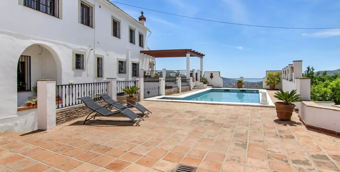 Sale of finca - cortijo in Canillas de Albaida 66