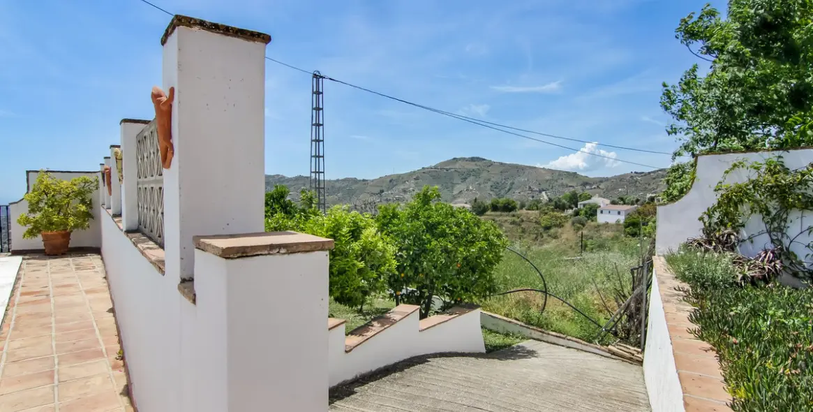 Sale of finca - cortijo in Canillas de Albaida 67
