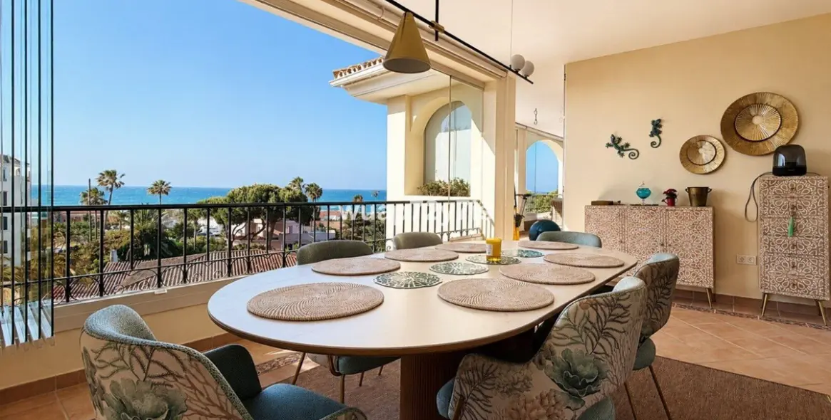 Sale of penthouse in Elviria 1