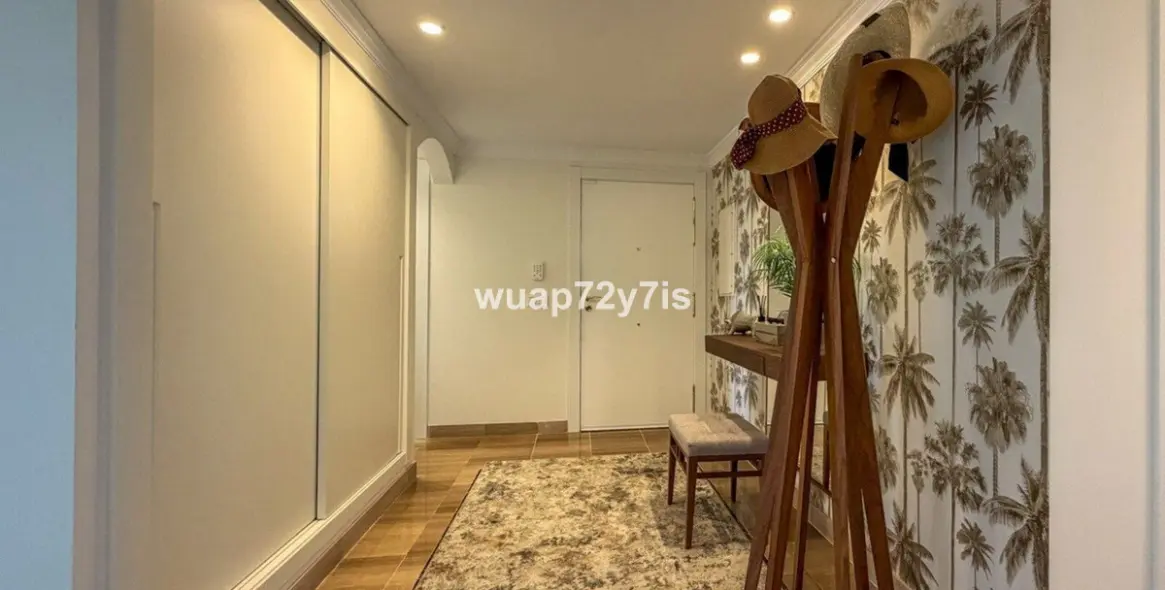 Sale of penthouse in Elviria 3