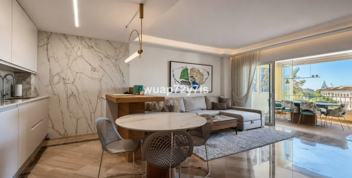 Sale of penthouse in Elviria 6