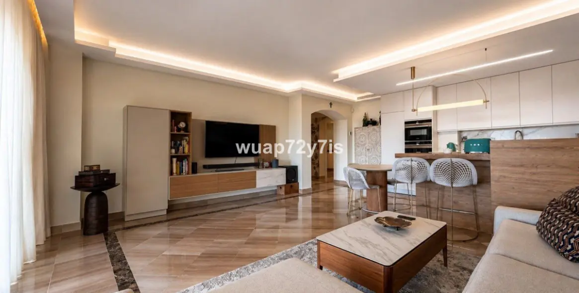 Sale of penthouse in Elviria 8