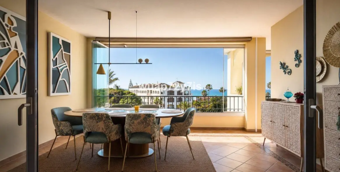 Sale of penthouse in Elviria 10