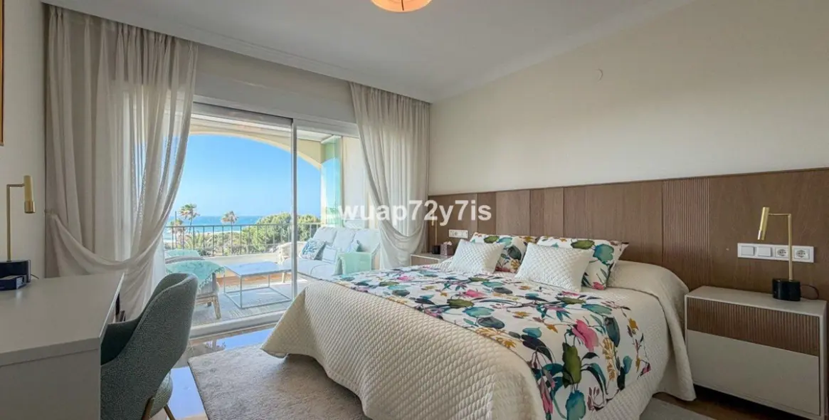 Sale of penthouse in Elviria 20