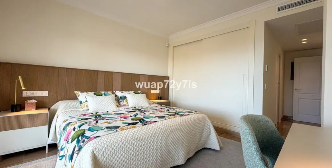 Sale of penthouse in Elviria 22