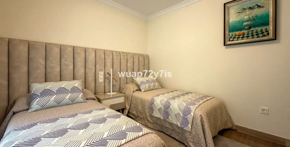 Sale of penthouse in Elviria 26