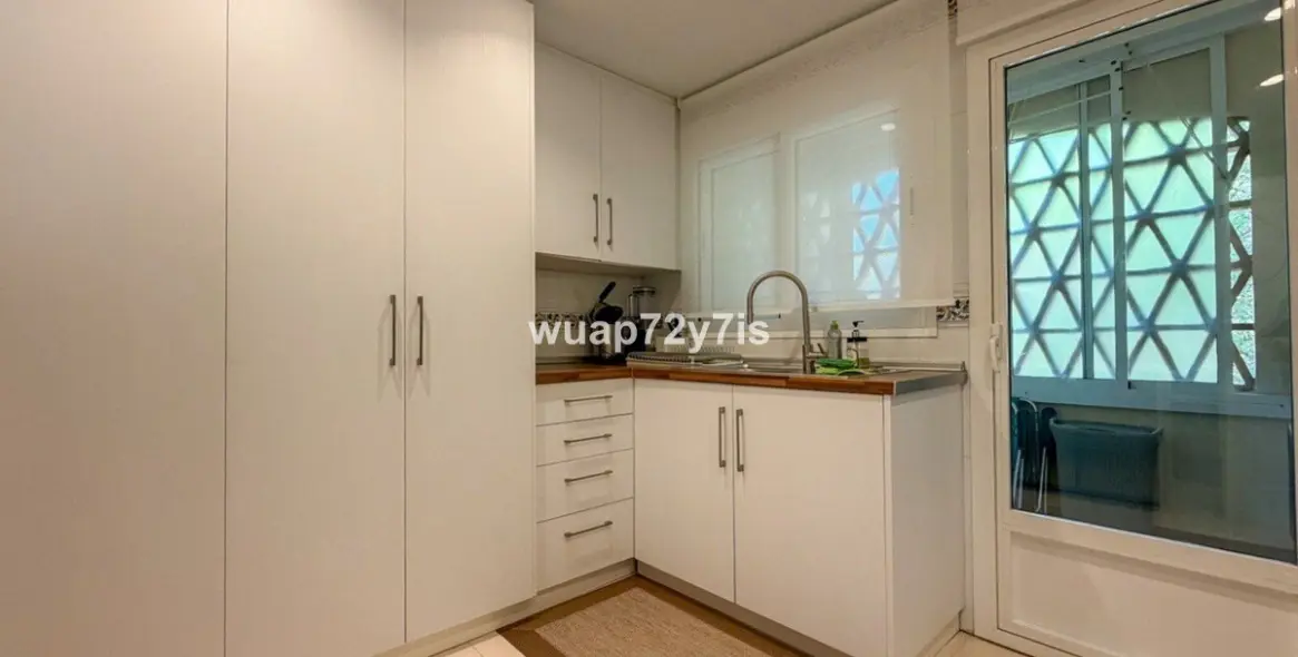 Sale of penthouse in Elviria 28