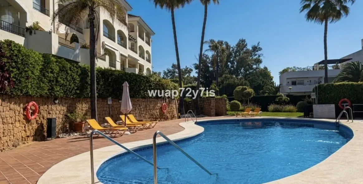 Sale of penthouse in Elviria 31