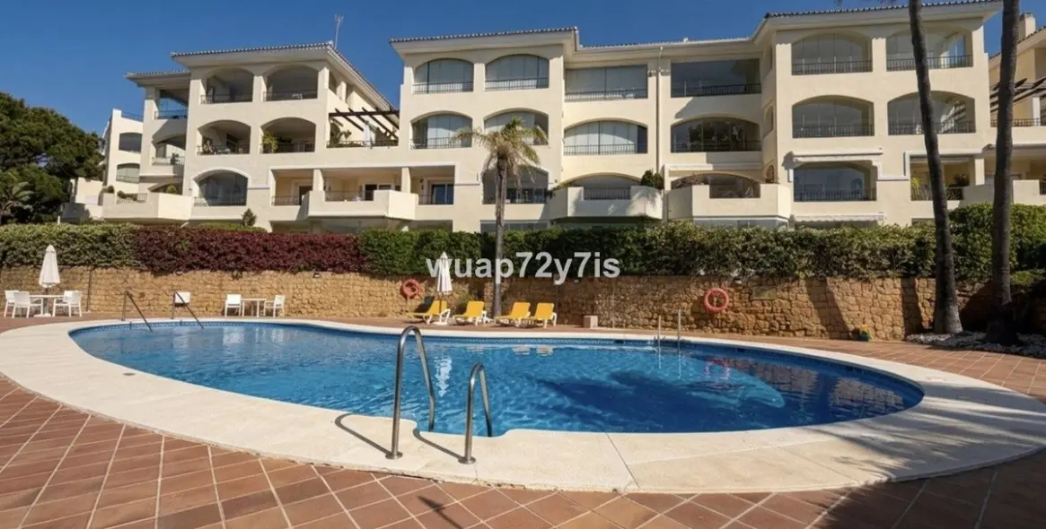 Sale of penthouse in Elviria 32