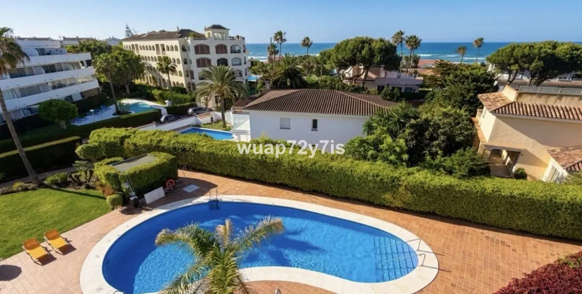 Sale of penthouse in Elviria 34