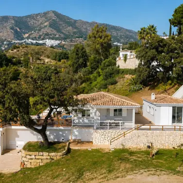 Sale of detached villa in Mijas