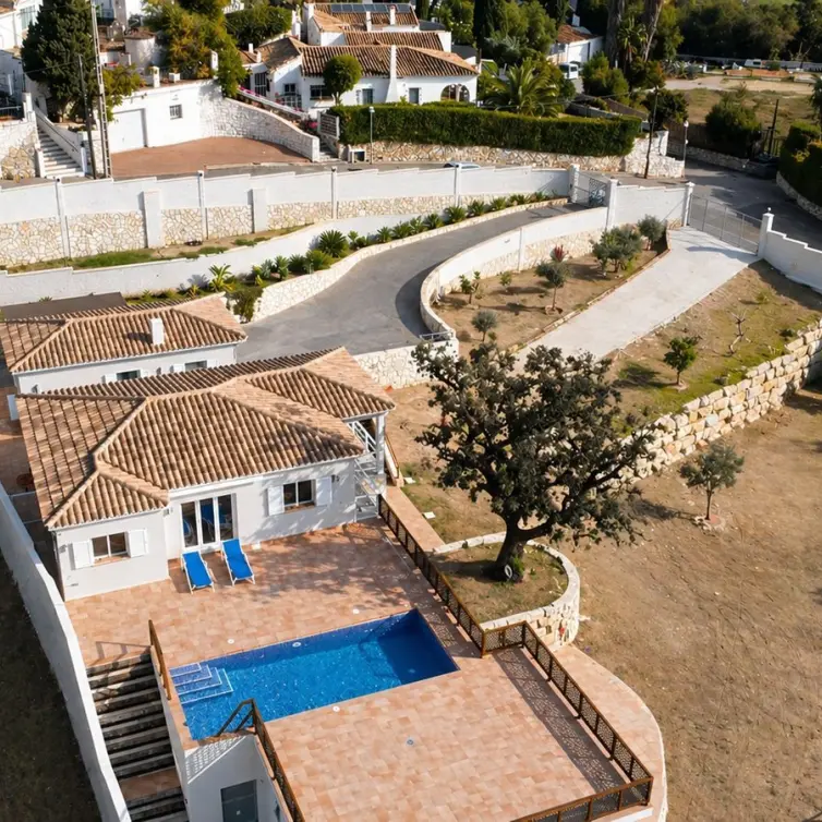 Продажа  отдельно стоящей виллы в Mijas