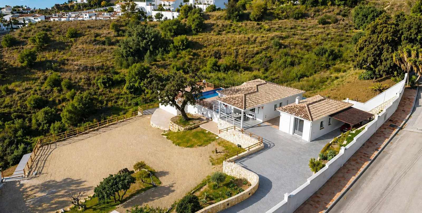 Продажа  отдельно стоящей виллы в Mijas 24