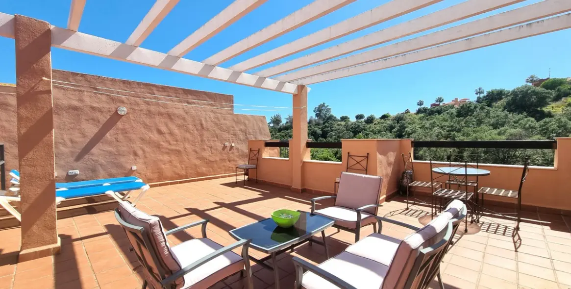 Sale of penthouse in Reserva de Marbella 1
