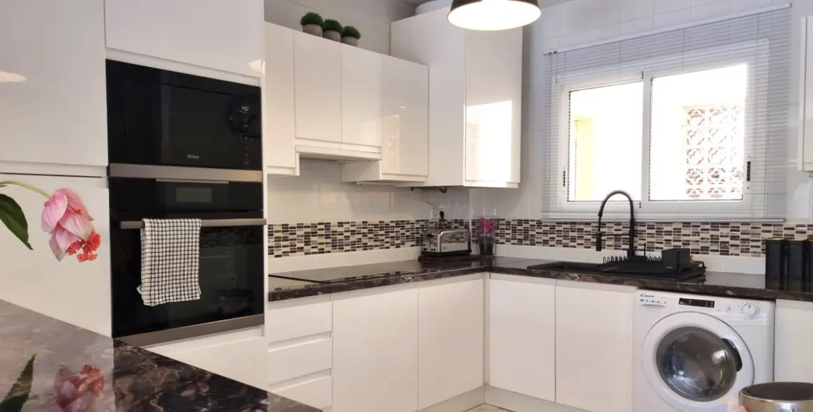 Sale of penthouse in Reserva de Marbella 3