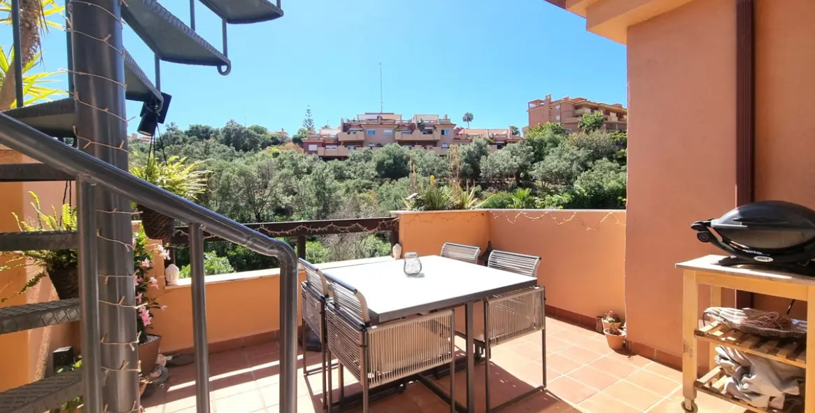 Sale of penthouse in Reserva de Marbella 6