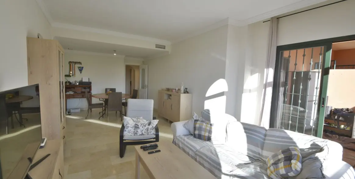 Продажа апартаментов на первом этаже в Hacienda Elviria 4