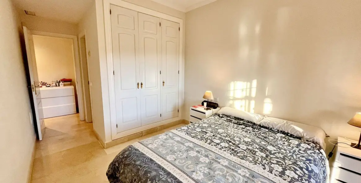 Продажа апартаментов на первом этаже в Hacienda Elviria 11