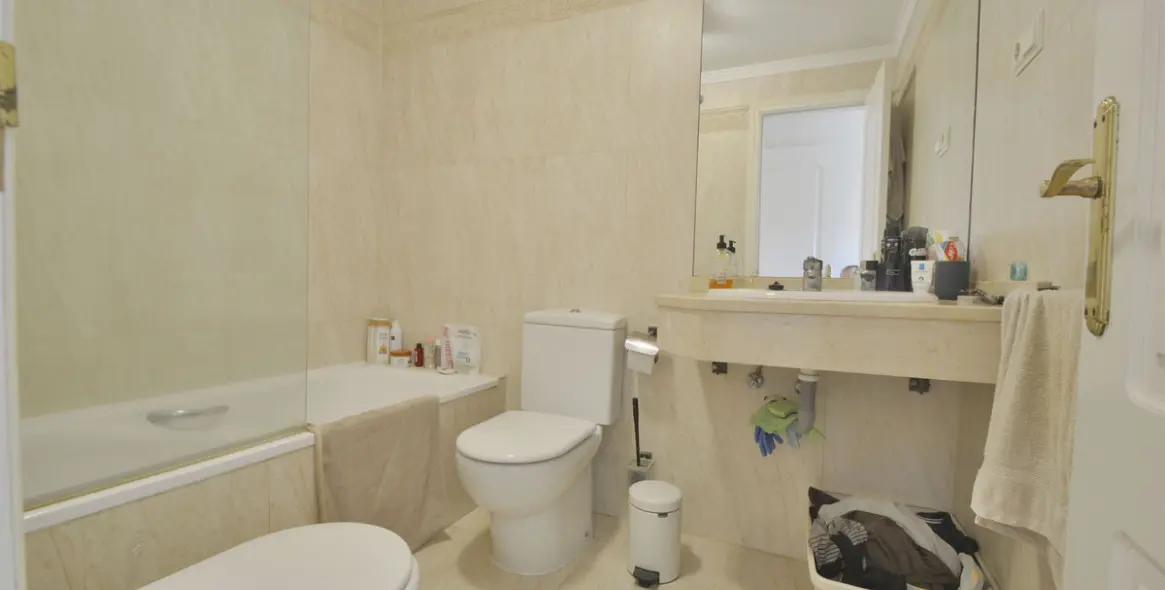 Продажа апартаментов на первом этаже в Hacienda Elviria 13