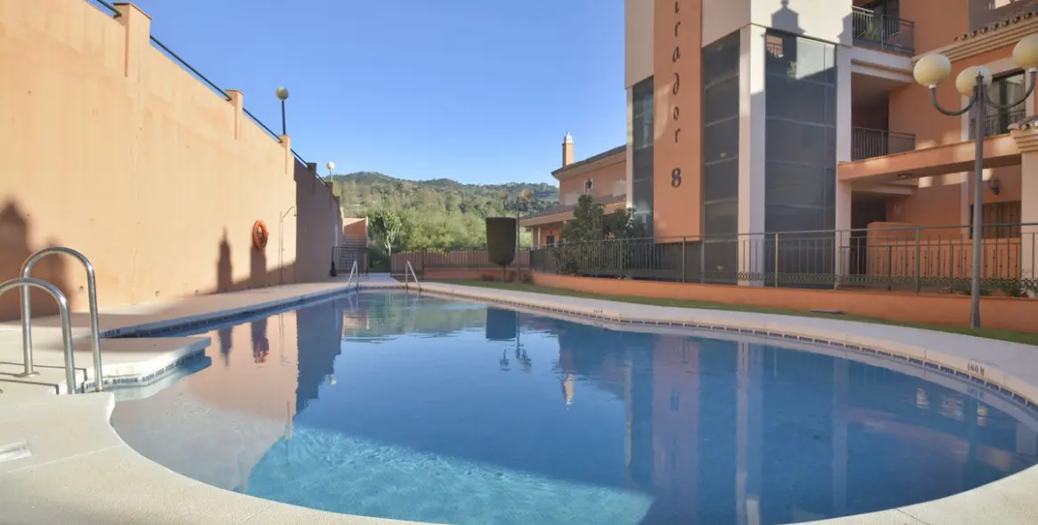 Продажа апартаментов на первом этаже в Hacienda Elviria 24