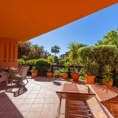 Venta de apartamento en planta baja en Estepona