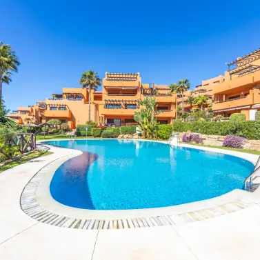 Venta de apartamento en planta baja en Estepona