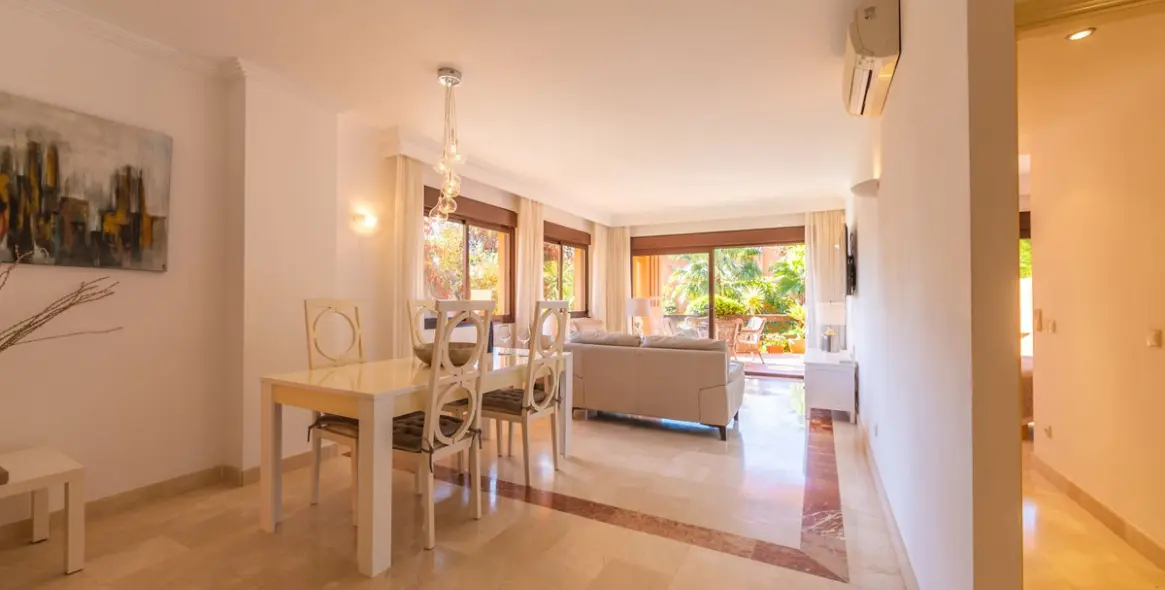 Venta de apartamento en planta baja en Estepona 4