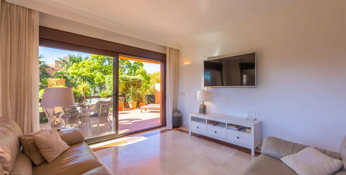 Venta de apartamento en planta baja en Estepona 18
