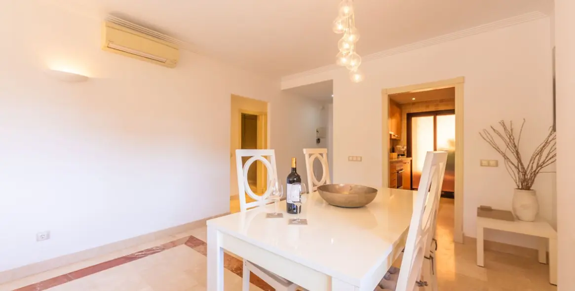 Venta de apartamento en planta baja en Estepona 20