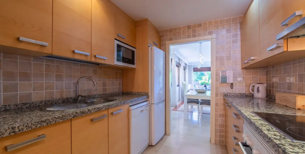 Venta de apartamento en planta baja en Estepona 24