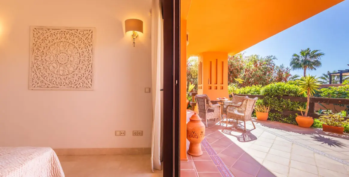 Venta de apartamento en planta baja en Estepona 25